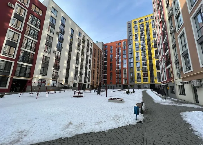 Семицвіт Central House З Кондиціонером